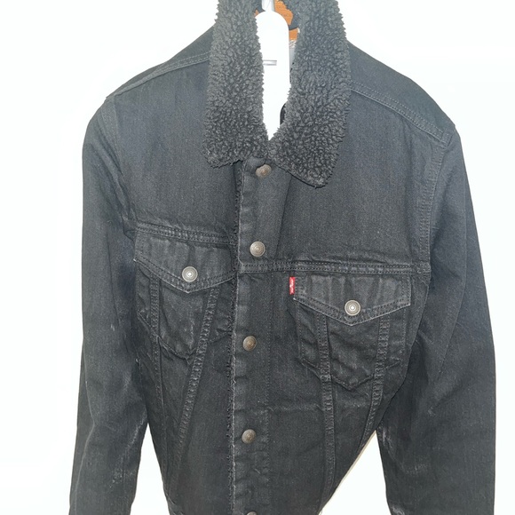 Levi’s Type III Trucker Jacket with Sherpa Lining - Picture 2 of 7